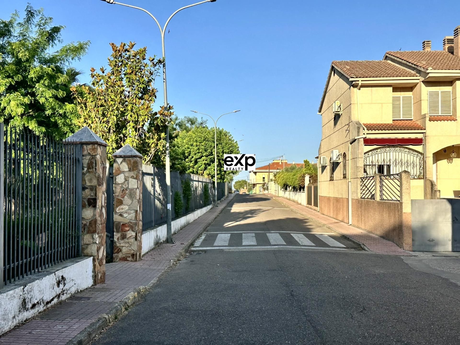 Exterior view of House or chalet for sale in Madroñera  with Air Conditioner, Heating and Private garden