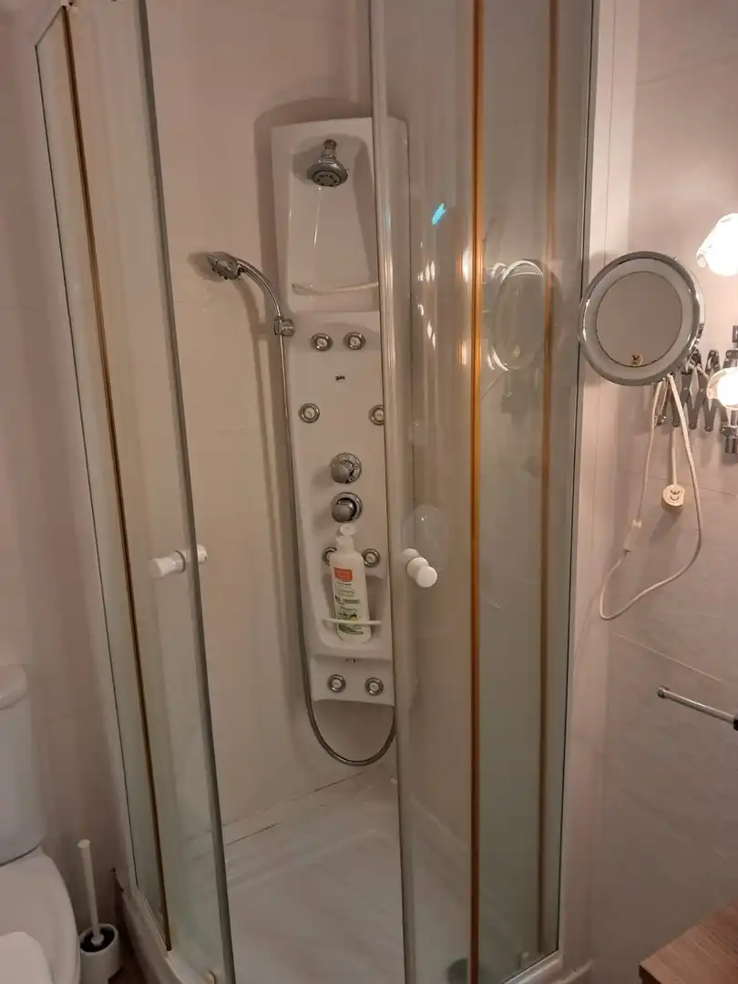 Baño de Apartamento de alquiler en Almonte con Aire acondicionado, Terraza y Amueblado