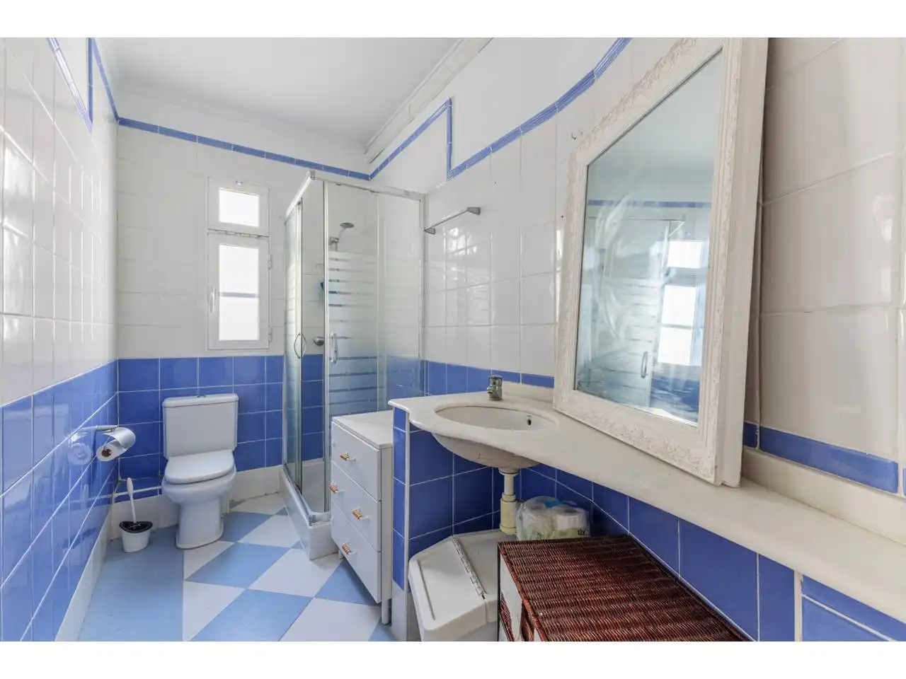 Bathroom of Attic for sale in Valencia  with Air Conditioner, Parquet flooring and Terrace