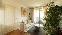 Sala d'estar de Àtic de lloguer en  Madrid Capital amb Aire condicionat, Calefacció i Parquet
