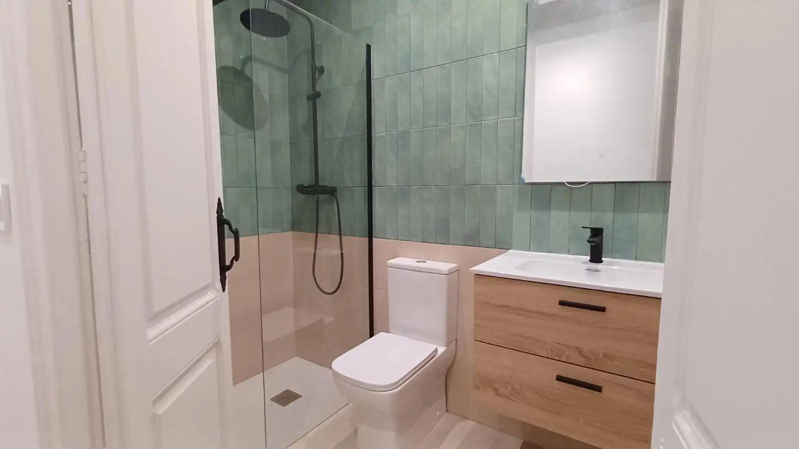 Baño de Piso en venta en Sabadell con Aire acondicionado, Calefacción y Terraza