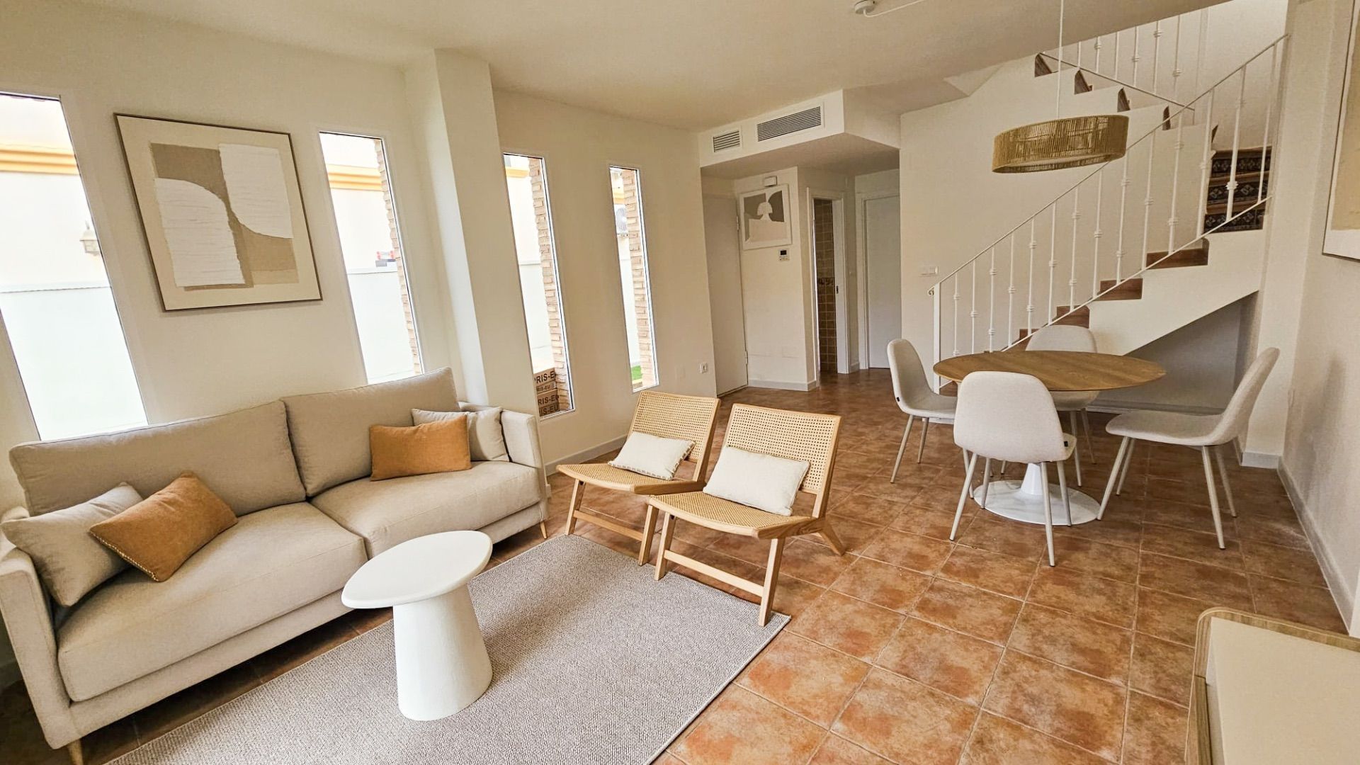 Sala d'estar de Casa o xalet de lloguer en Orihuela amb Aire condicionat, Calefacció i Jardí privat