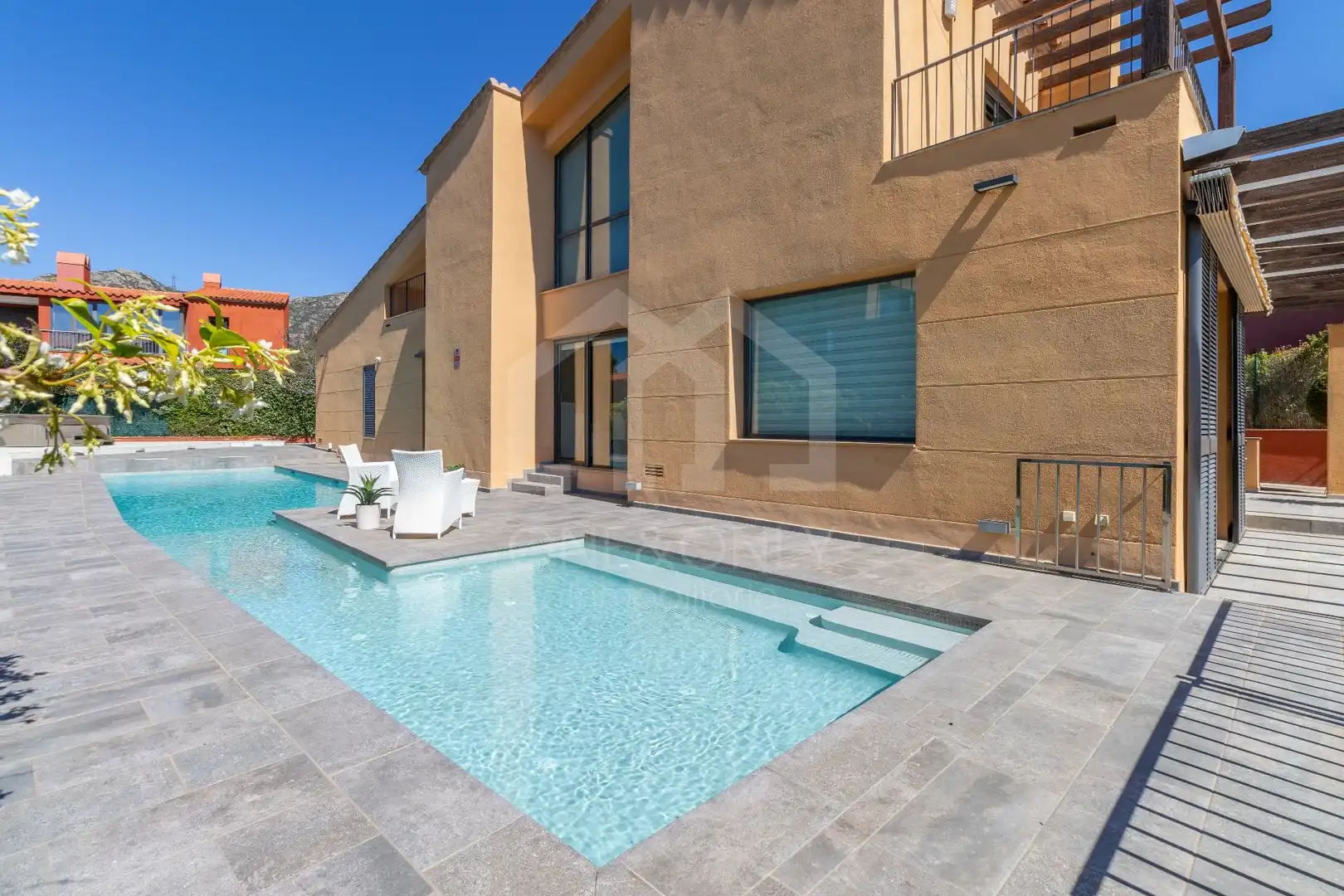 Piscina de Casa o chalet en venta en Mont-roig del Camp con Aire acondicionado, Calefacción y Jardín privado