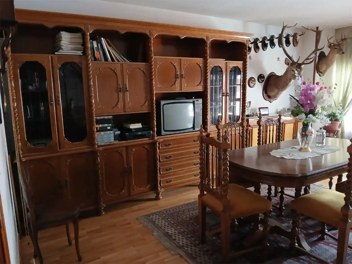 Sala de estar de Piso en venta en Riaño con Parquet, Trastero y Amueblado
