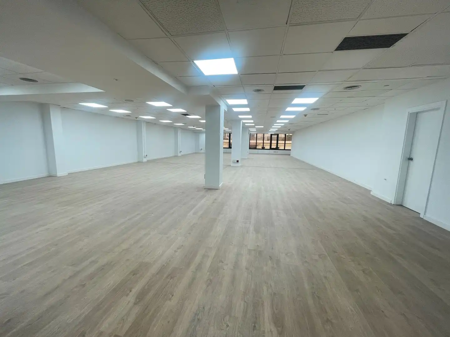 Office for rent in Barcelona  with Air Conditioner