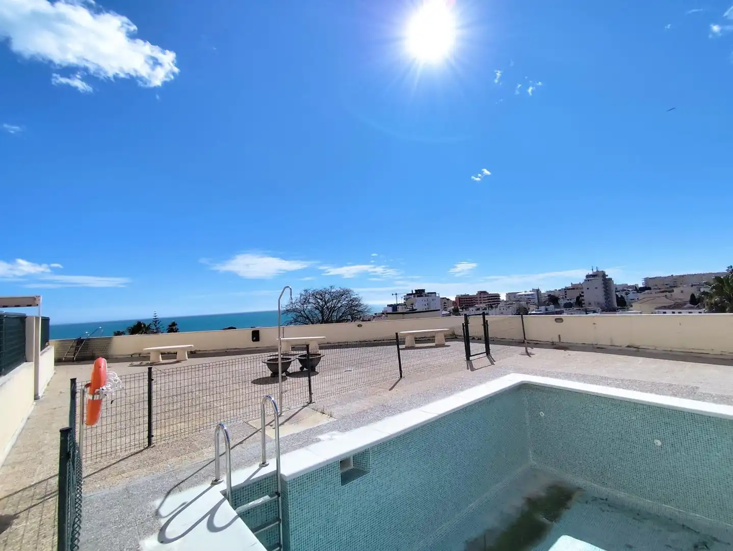 Piscina de Piso en venta en Torremolinos con Aire acondicionado, Trastero y Amueblado