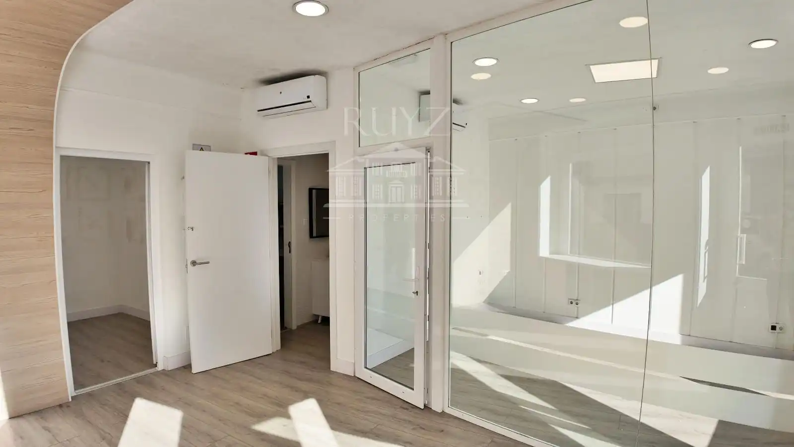 Commercial properties for rent in Motril  with Air Conditioner