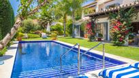 Swimming pool of House or chalet for sale in Estepona  with Air Conditioner, Private garden and Terrace