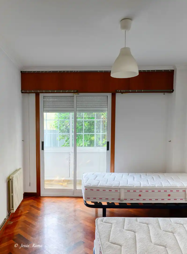 Habitación de Casa o chalet en venta en Oleiros con Calefacción, Jardín privado y Parquet