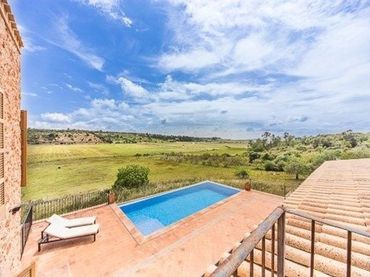Casa rústica con piscina en venta en Ariany