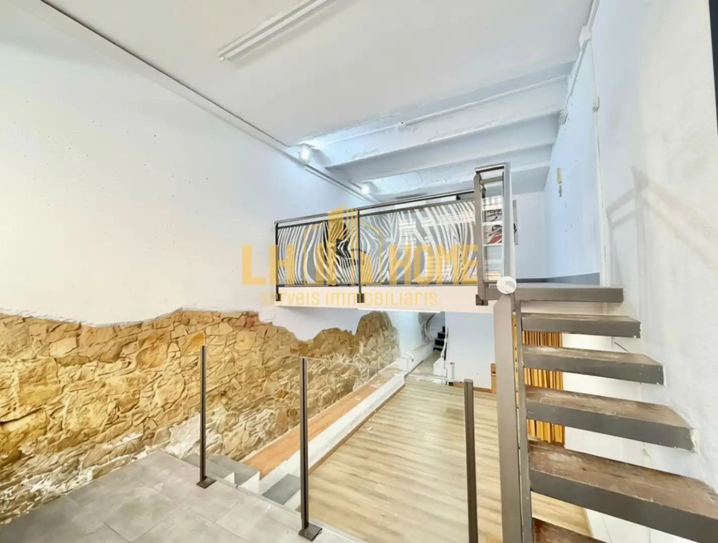 Commercial properties for sale in L'Hospitalet de Llobregat  with Air Conditioner