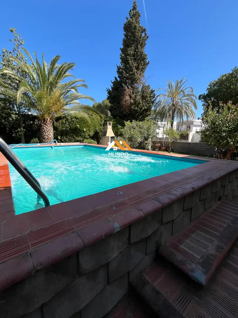 Piscina de Casa o xalet en venda en Paterna amb Aire condicionat, Calefacció i Jardí privat