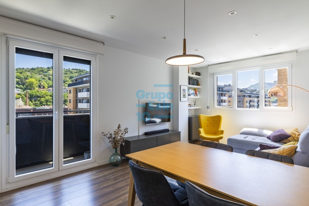 Sala de estar de Piso en venta en Astigarraga con Calefacción, Terraza y Trastero