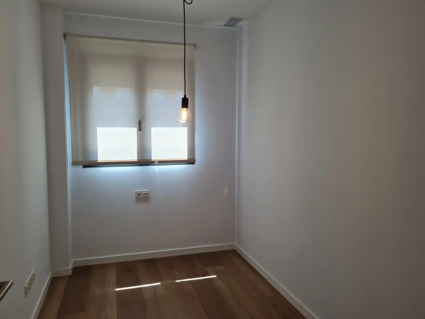 Dormitori de Pis de lloguer en Girona amb Aire condicionat, Calefacció i Parquet