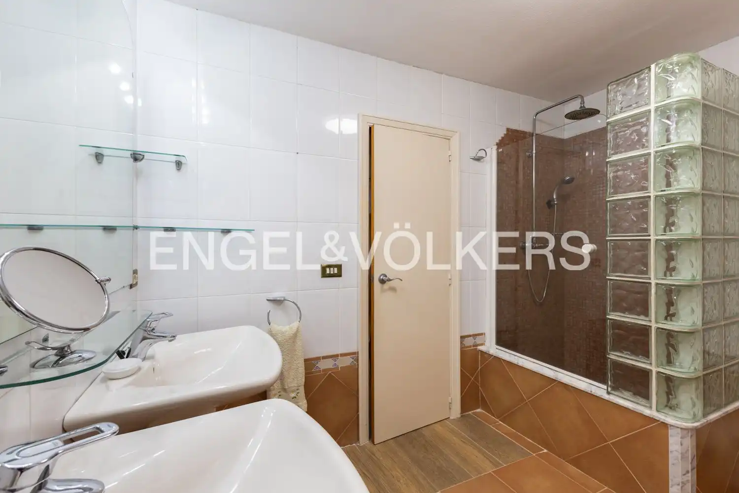 Baño de Finca rústica en venta en Benicasim / Benicàssim con Calefacción, Jardín privado y Terraza