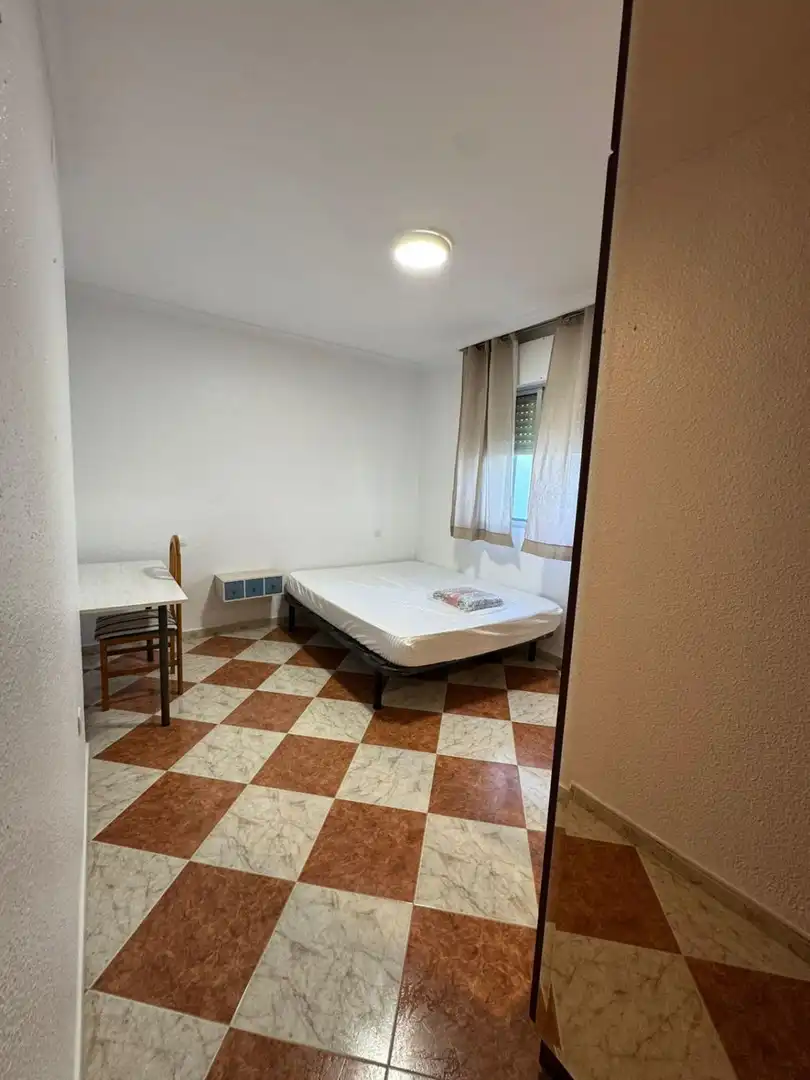 Bedroom of Flat for rent in Huelva  with Air Conditioner, Furnished and Balcony
