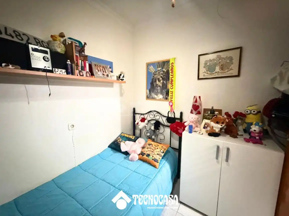 Habitación de Casa adosada en venta en Álora con Terraza y Balcón