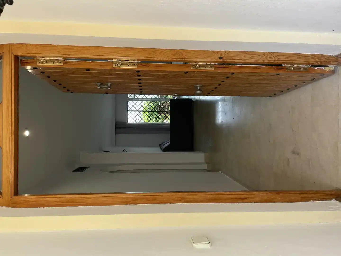 Wohnung zur Miete in Marbella mit Klimaanlage, Privatgarten und Schwimmbad