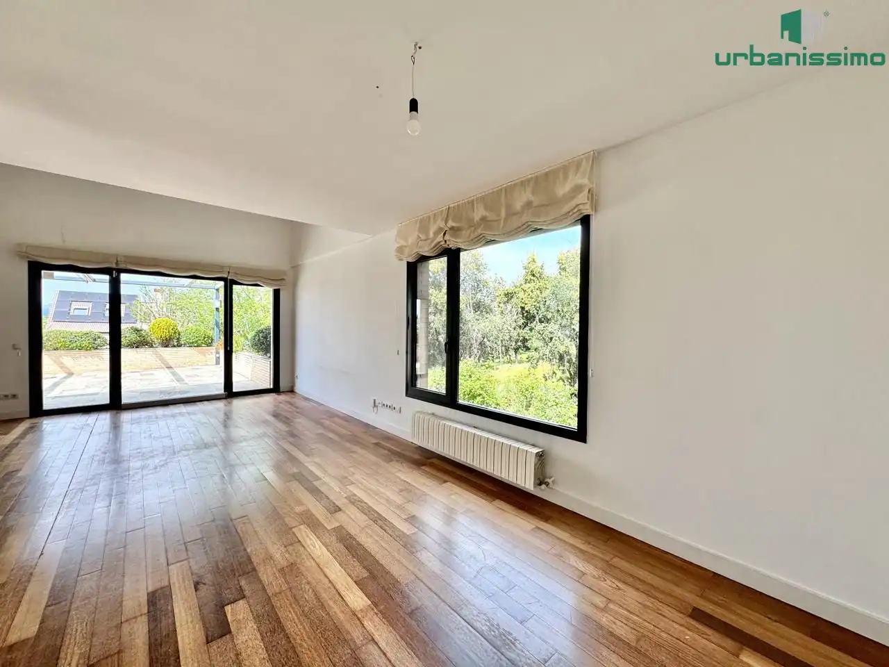 Living room of Detached homes for sale in Madrid  with Air Conditioner, Heating and Private garden