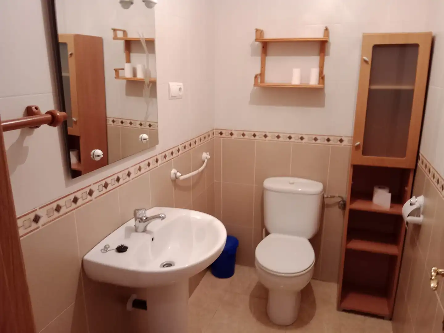 Baño de Piso de alquiler en Villaseca de la Sagra con Calefacción, Terraza y Amueblado