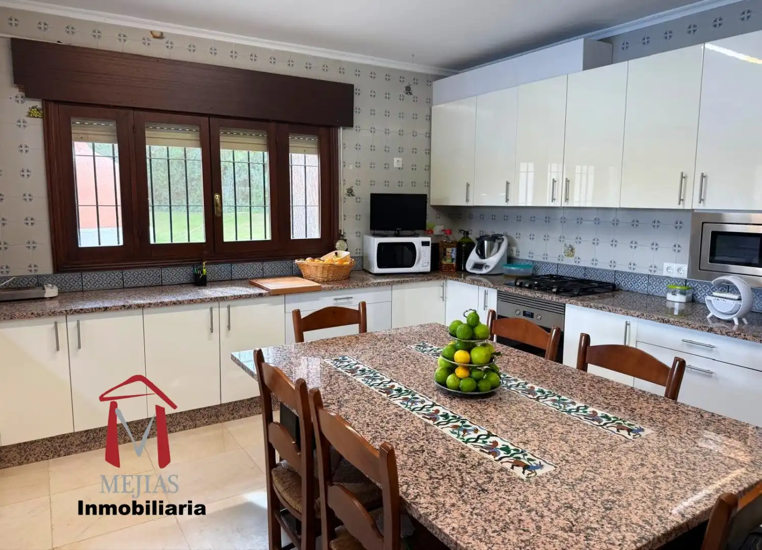 Cuina de Casa o xalet en venda en Antequera amb Aire condicionat, Calefacció i Terrassa