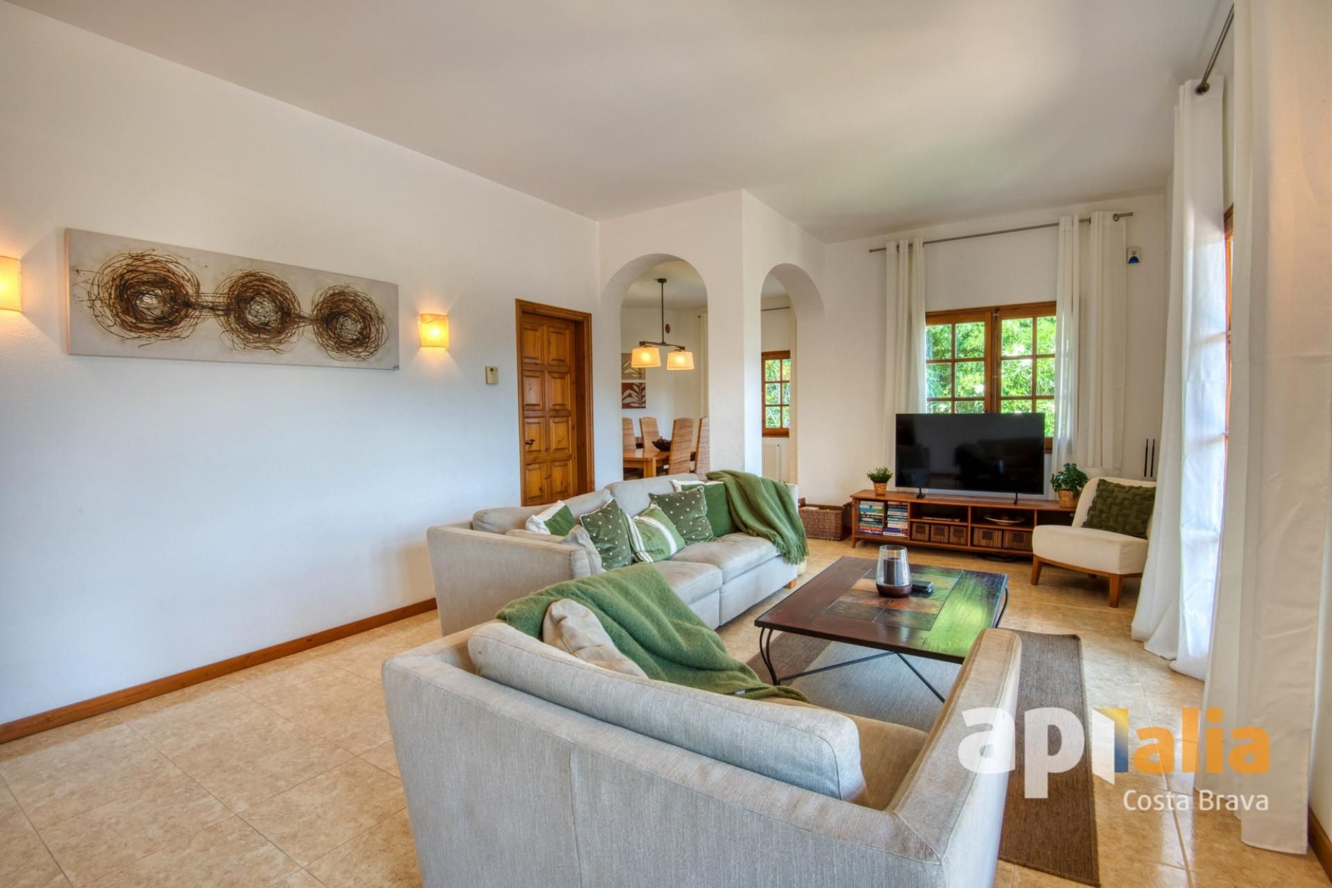 Sala d'estar de Casa o xalet en venda en Calonge i Sant Antoni amb Moblat