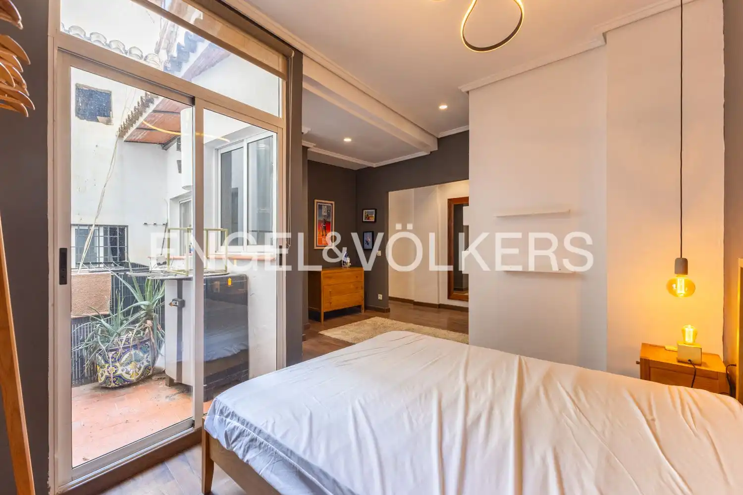 Exterior view of Flat for rent in Ciutat Vella 