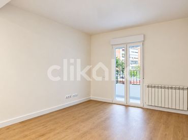 Flat with lift for sale in Fuencarral - El Pardo
