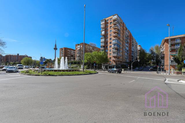 Piso en Venta en Avenida del Marqués de Corbera en Ventas