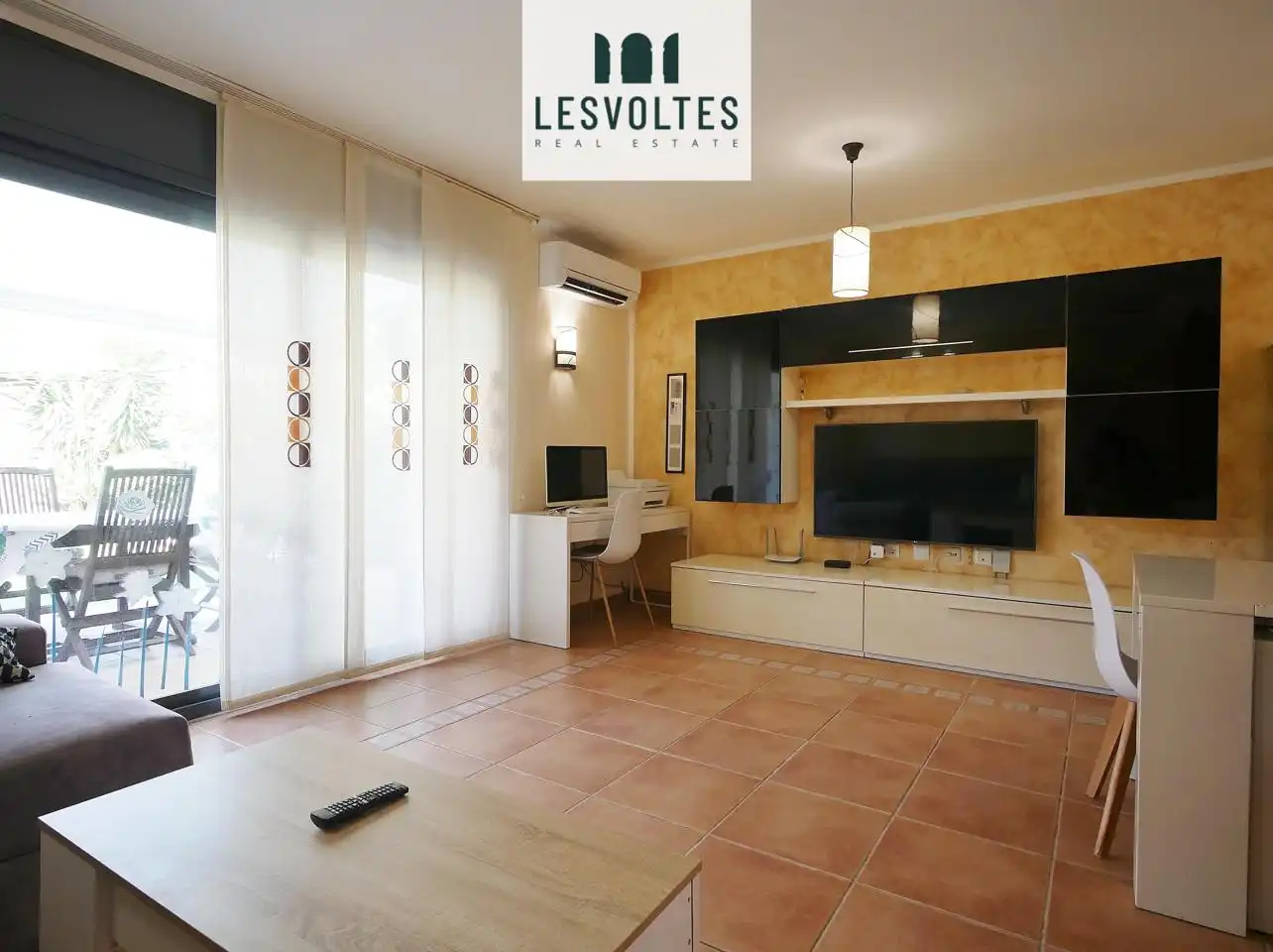 Sala d'estar de Casa o xalet en venda en Vall-llobrega amb Aire condicionat, Calefacció i Jardí privat