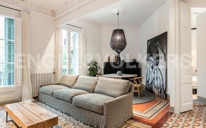 Sala d'estar de Apartament de lloguer en  Barcelona Capital amb Aire condicionat, Calefacció i Parquet