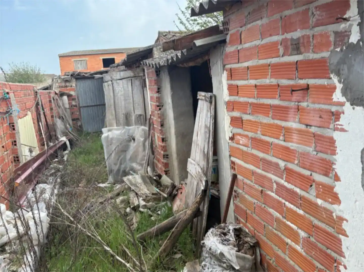 Vista exterior de Finca rústica en venda en Alcazarén amb Jardí privat, Parquet i Moblat