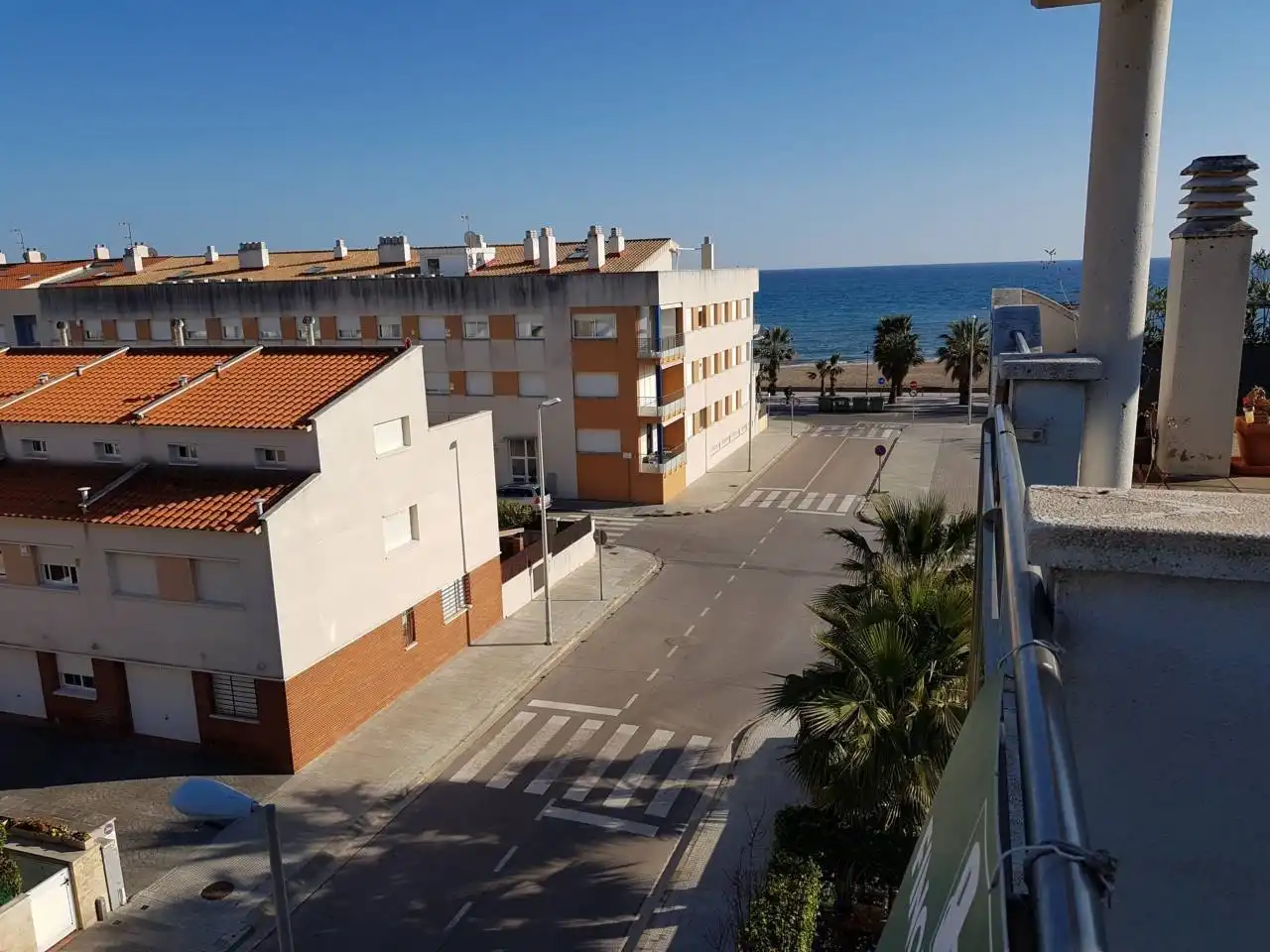 Exterior view of Flat for sale in Cubelles  with Air Conditioner, Heating and Terrace