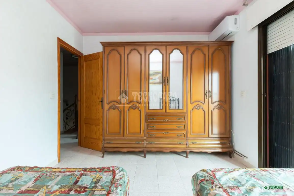 Schlafzimmer von Einfamilien-Reihenhaus zum Verkauf in Zurgena mit Klimaanlage und Balkon
