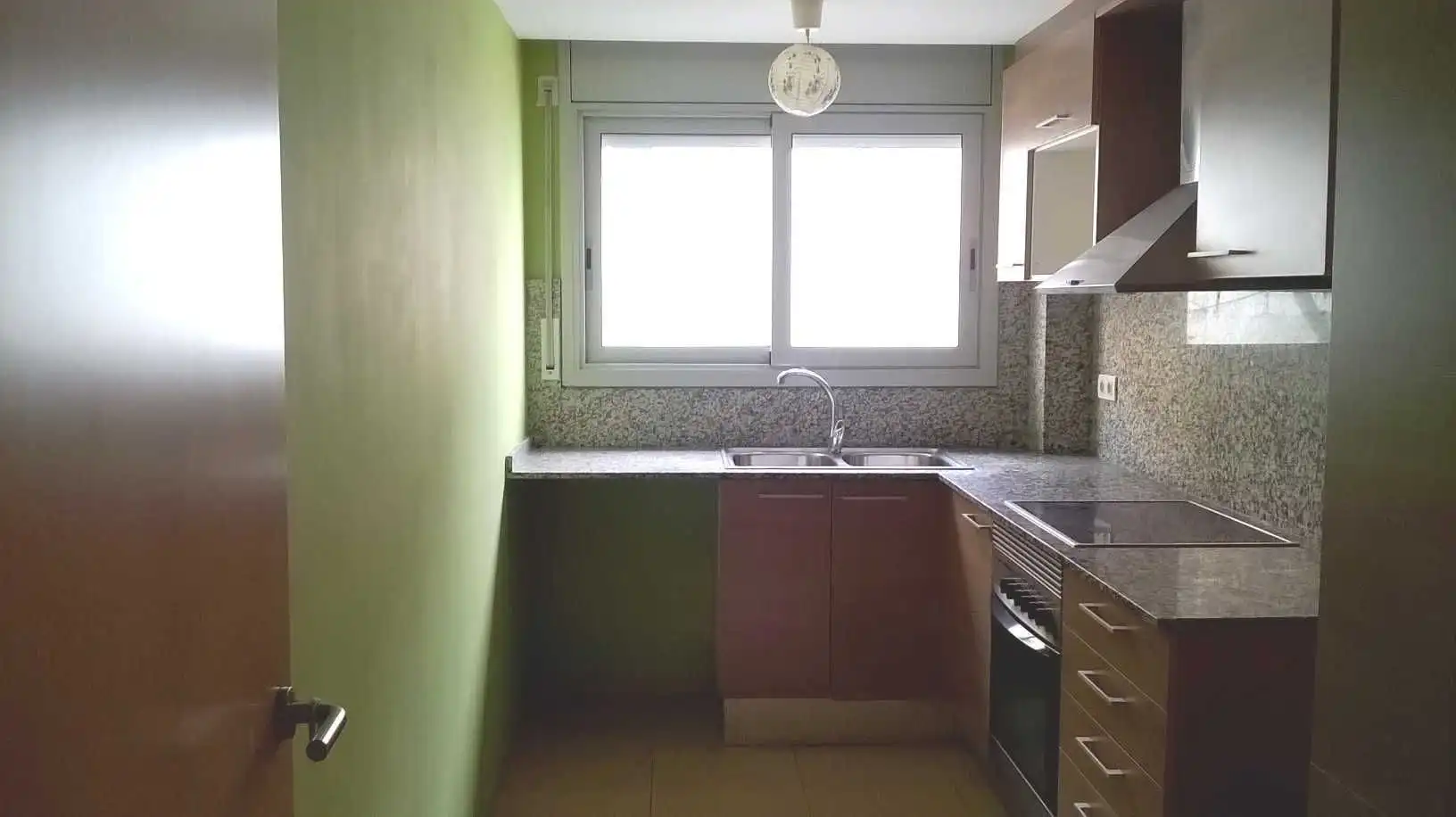 Küche von Wohnung zum Verkauf in Montgat mit Klimaanlage und Heizung