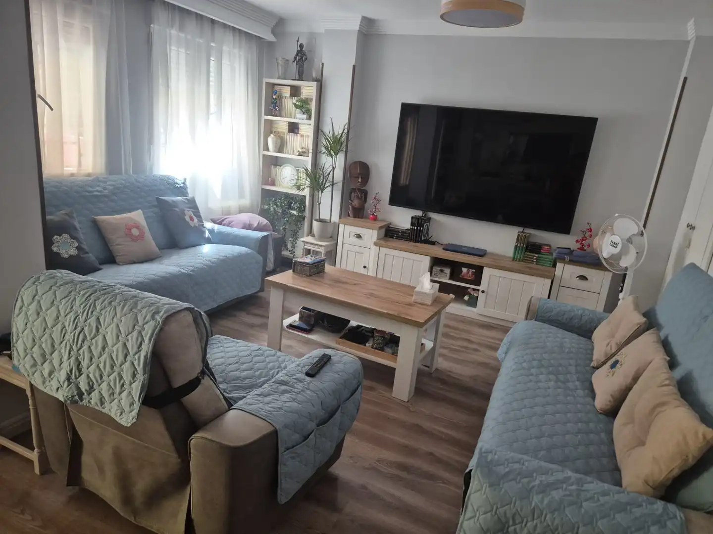 Detached house with terrace for sale in Calle el Peral, imagen 2