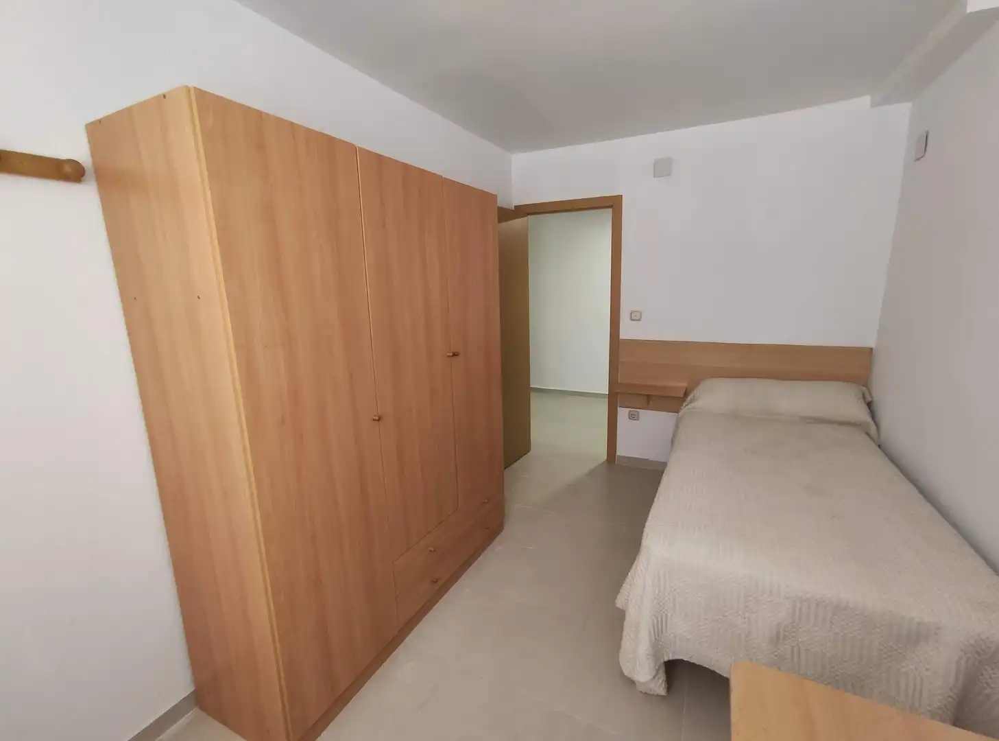 Room in Plaza Crevillente - Antiguos Juzgados - El Asilo