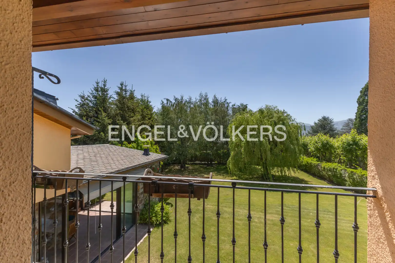Terrassa de Casa o xalet en venda en Puigcerdà amb Calefacció, Jardí privat i Parquet