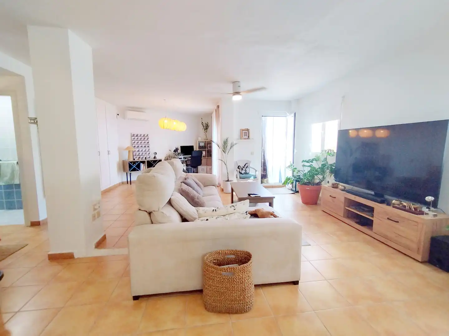 Sala de estar de Dúplex en venta en Vélez-Málaga con Aire acondicionado, Terraza y Trastero