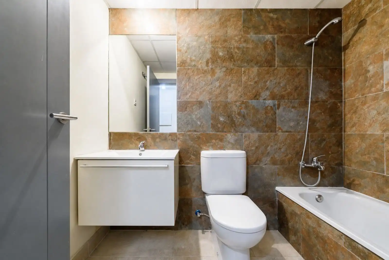 Bany de Pis en venda en Tarragona amb Aire condicionat i Calefacció