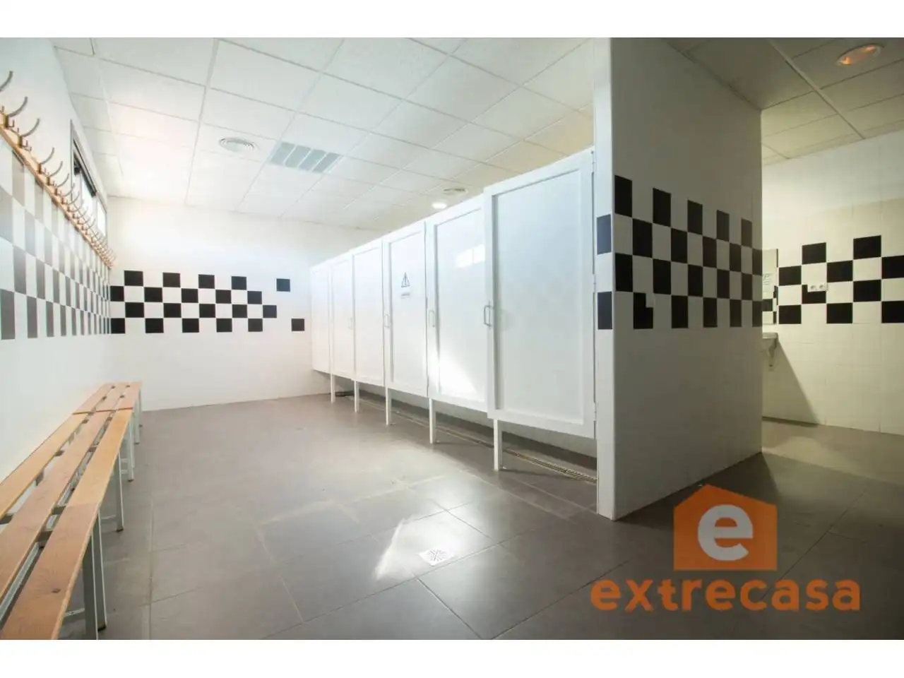 Business premises for sale in Talavera la Real, imagen 5