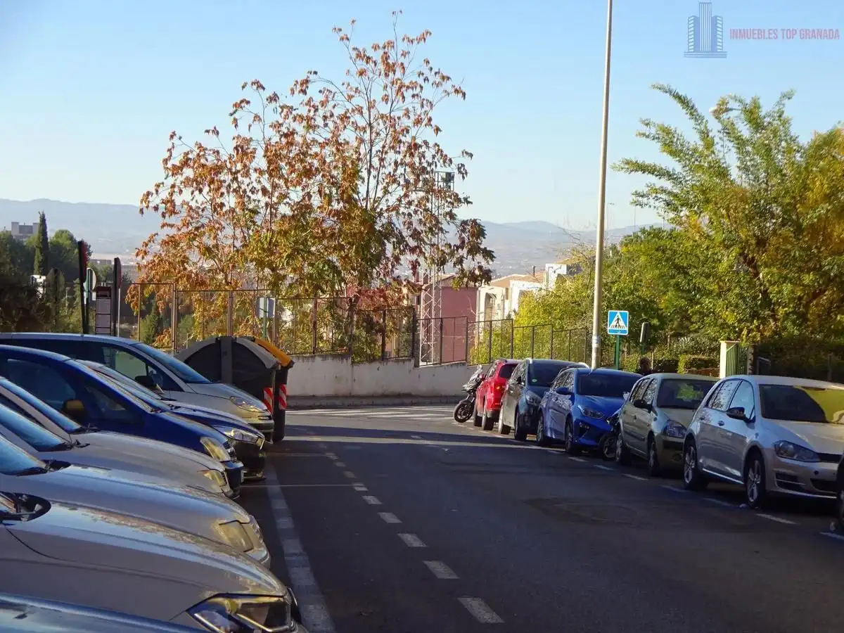 Parking de Local en venta en Granada
