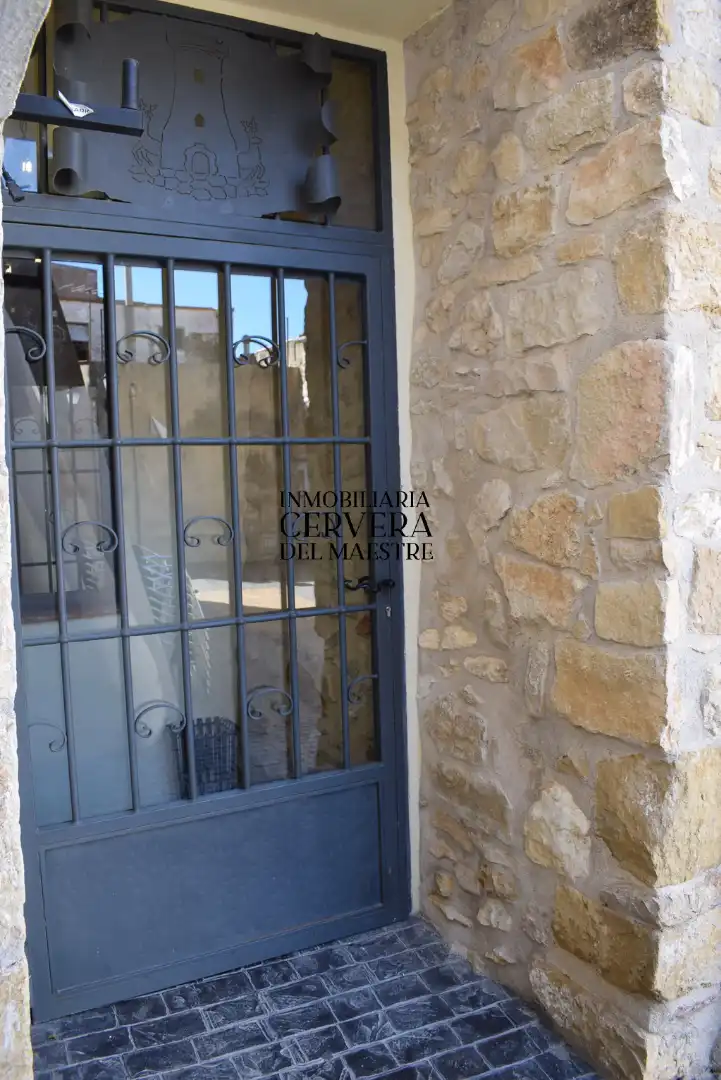 Vista exterior de Local en venta en Cervera del Maestre