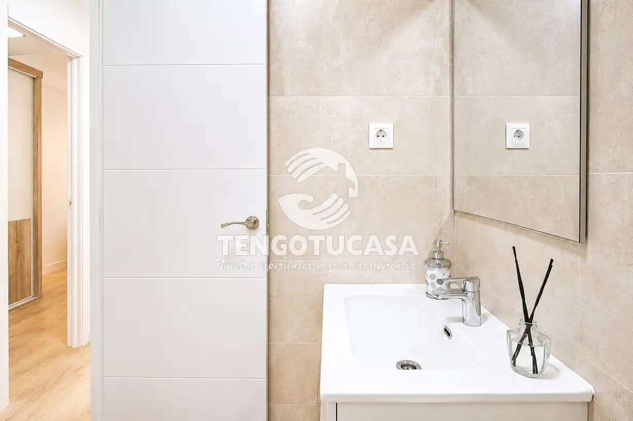 Badezimmer von Wohnung zum Verkauf in Madrid mit Klimaanlage, Heizung und Terrasse