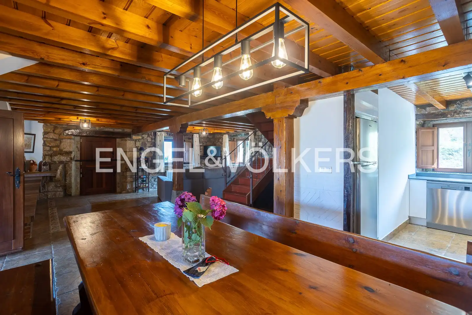 Comedor de Finca rústica en venta en Villacarriedo con Calefacción, Jardín privado y Terraza