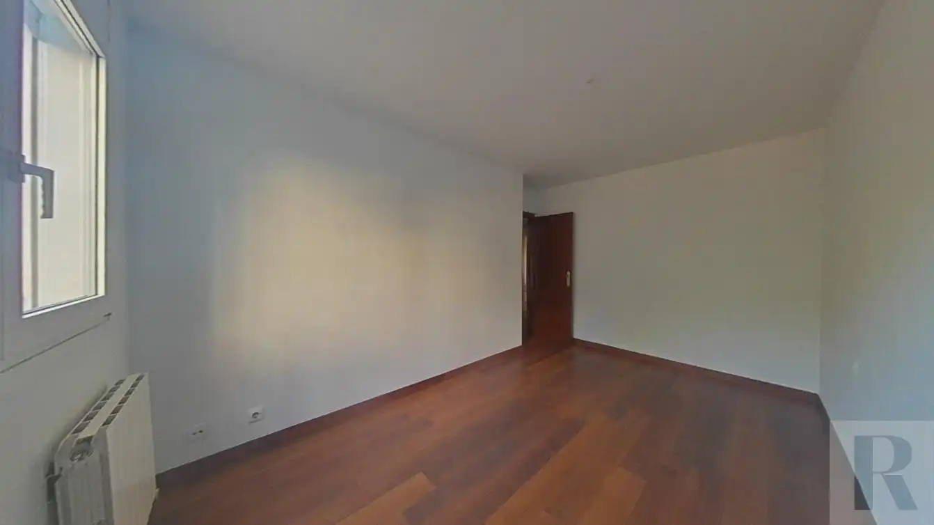 Habitación de Piso en venta en Sabadell con Calefacción y Terraza