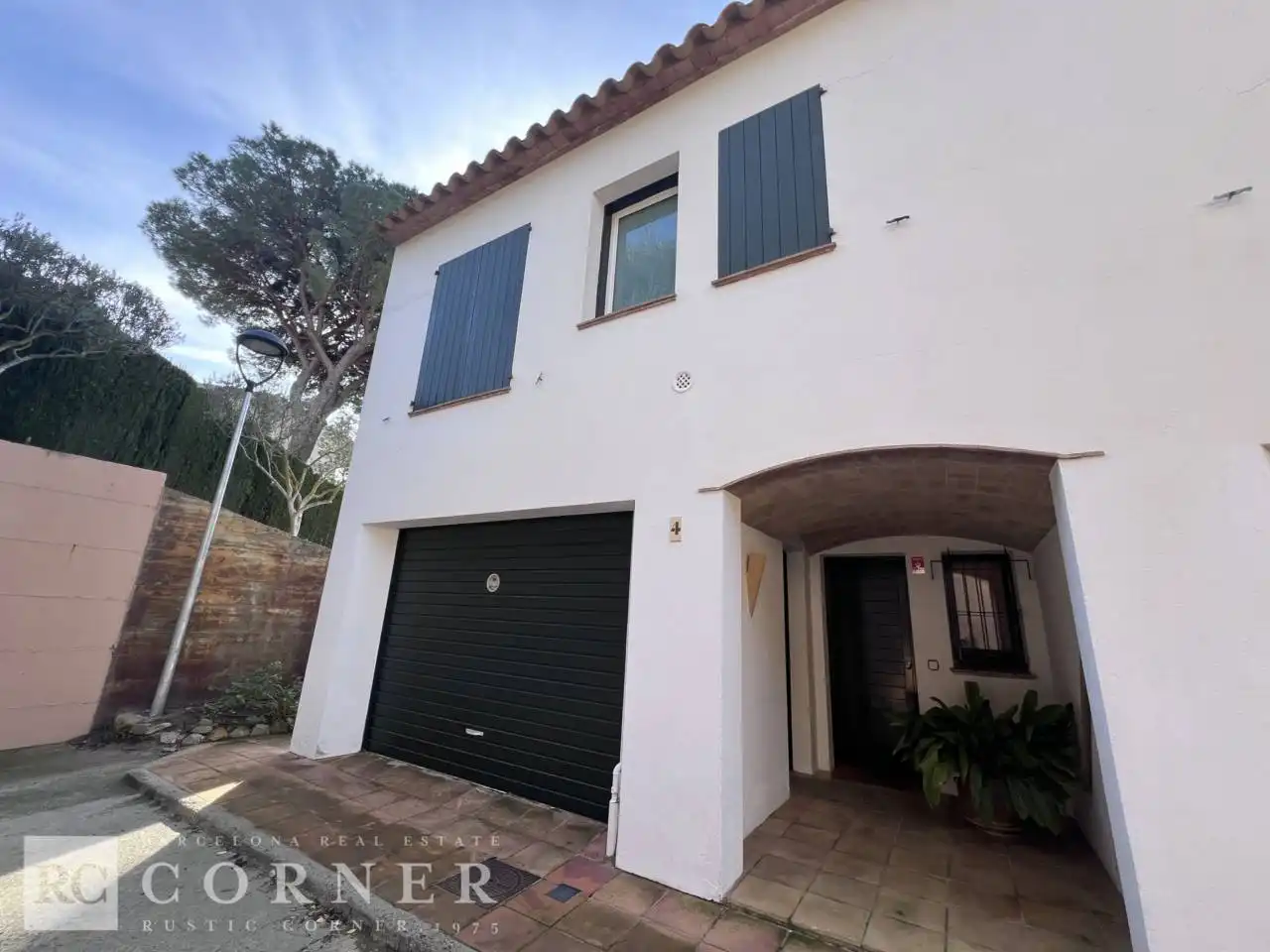 Vista exterior de Casa adosada en venda en Palafrugell amb Aire condicionat, Calefacció i Jardí privat