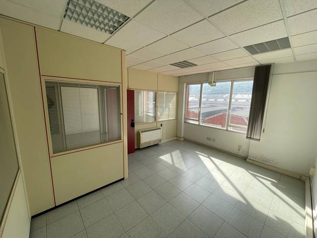 Oficina en Alquiler en el juncal sn en Valle de Trápaga-Trapagaran