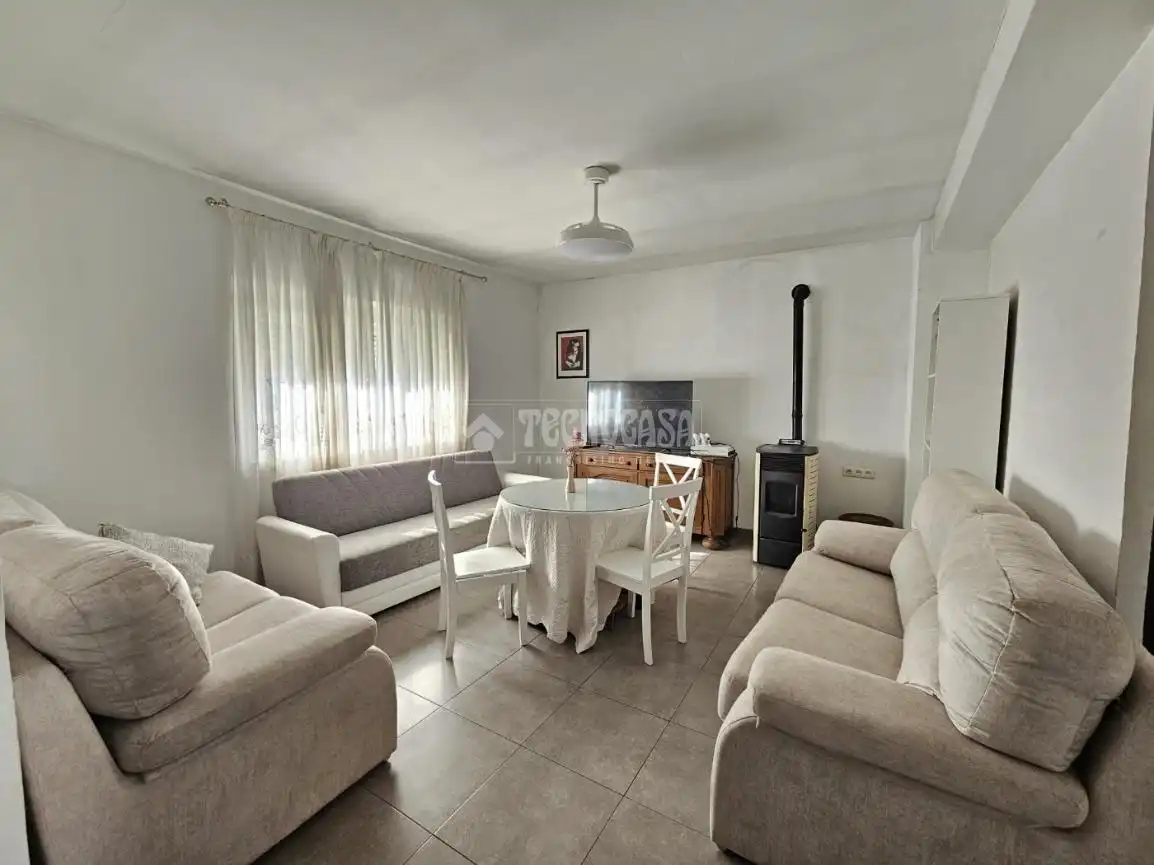 Sala d'estar de Casa o xalet en venda en Vegas del Genil amb Aire condicionat, Calefacció i Terrassa