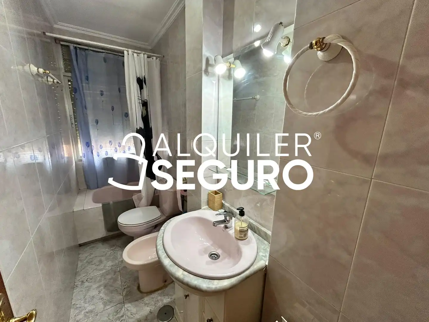 Bathroom of Flat for rent in Puente de Vallecas